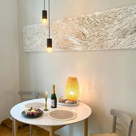 Art Apartment *
